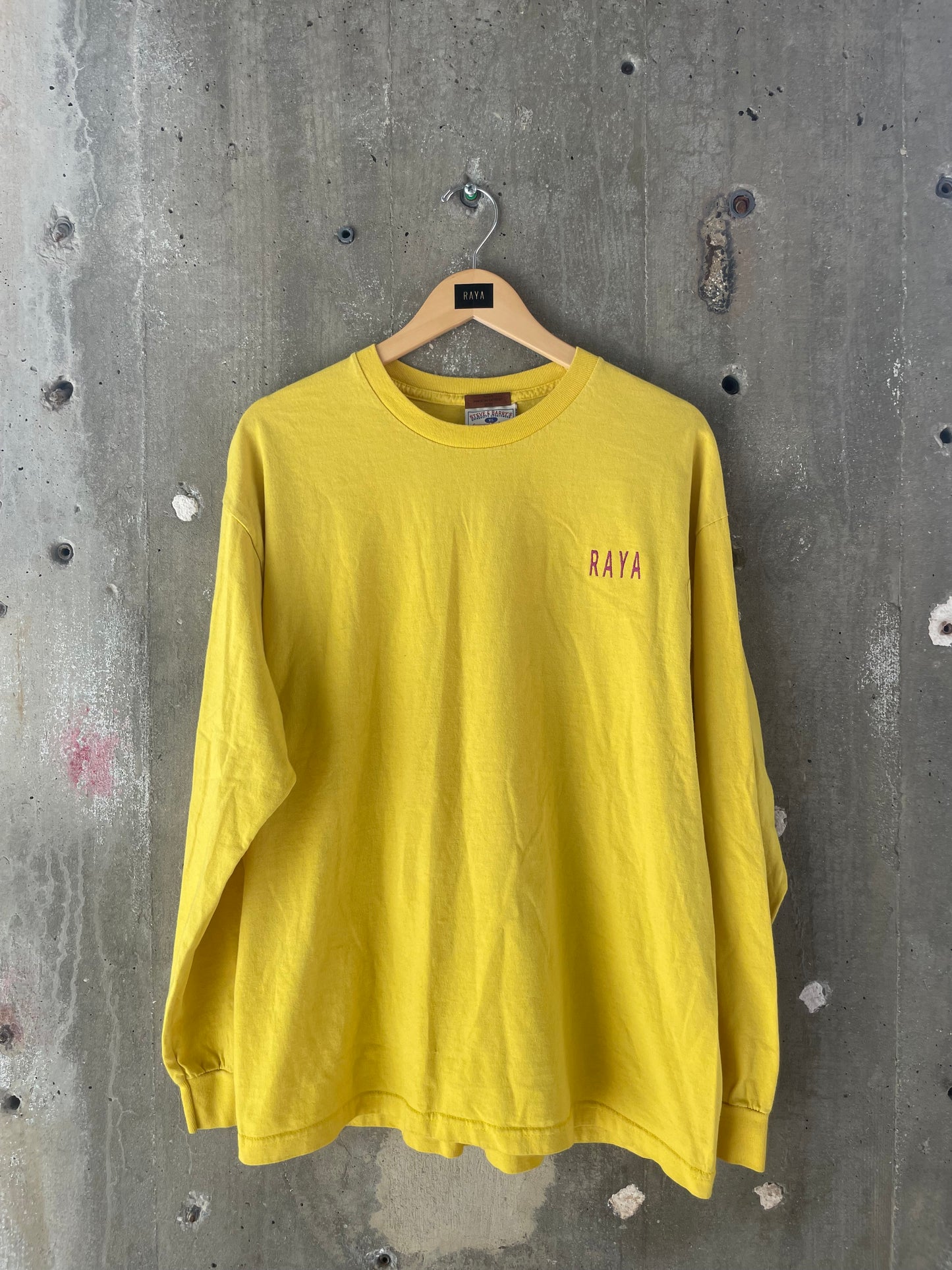 RAYA Vintage Logo T