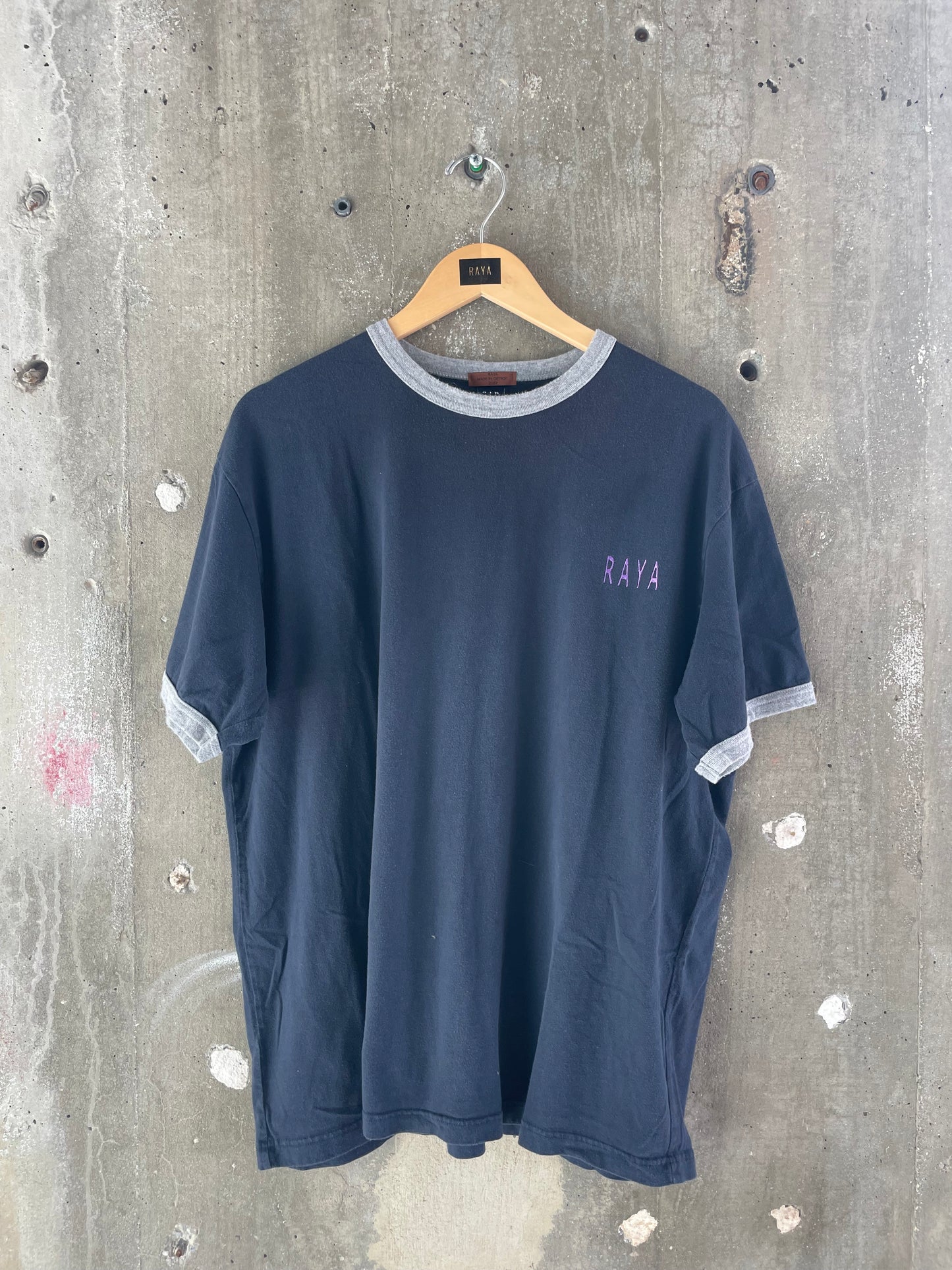 RAYA Vintage Logo T